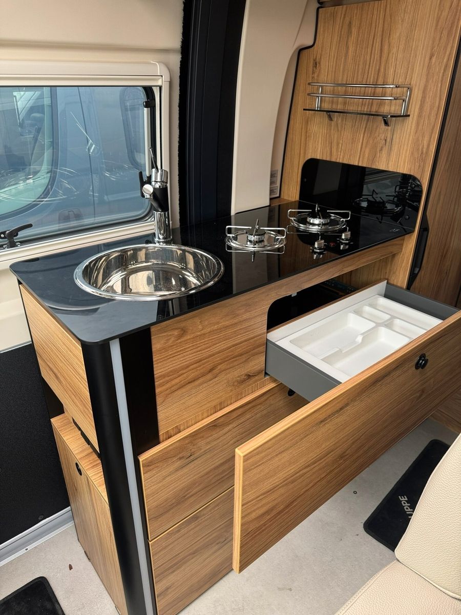 Fahrzeugabbildung Karmann Dexter DE 580 140 PS / Concept Paket