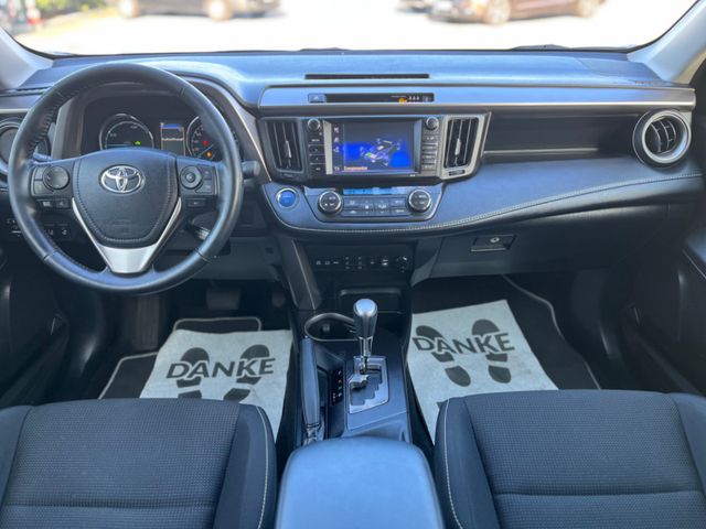 Toyota RAV 4  Team D Hybrid