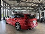 Volvo V60 R-Design*PANO*ACC*HEADUP*B&W*LEDER*360°KAM - Volvo V60: mit Navigationssystem