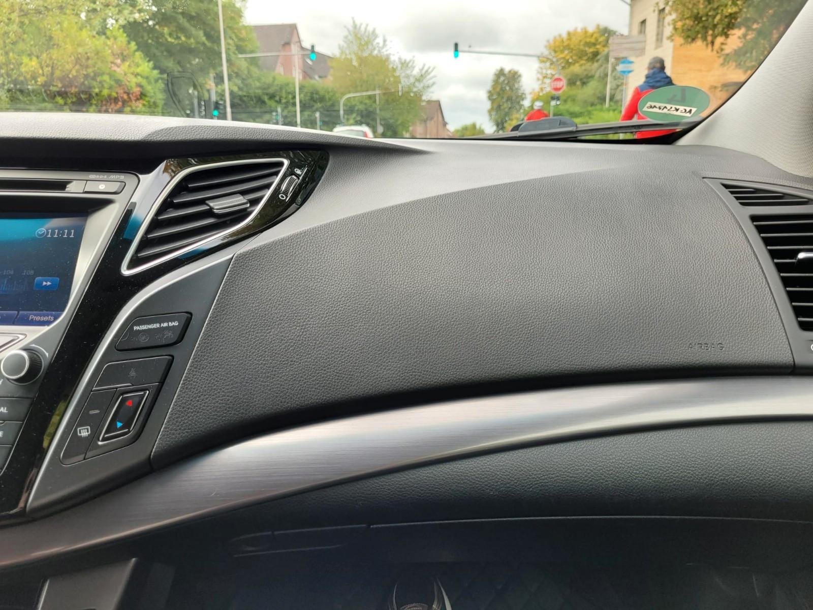 Hyundai i40 2012 — photo 11
