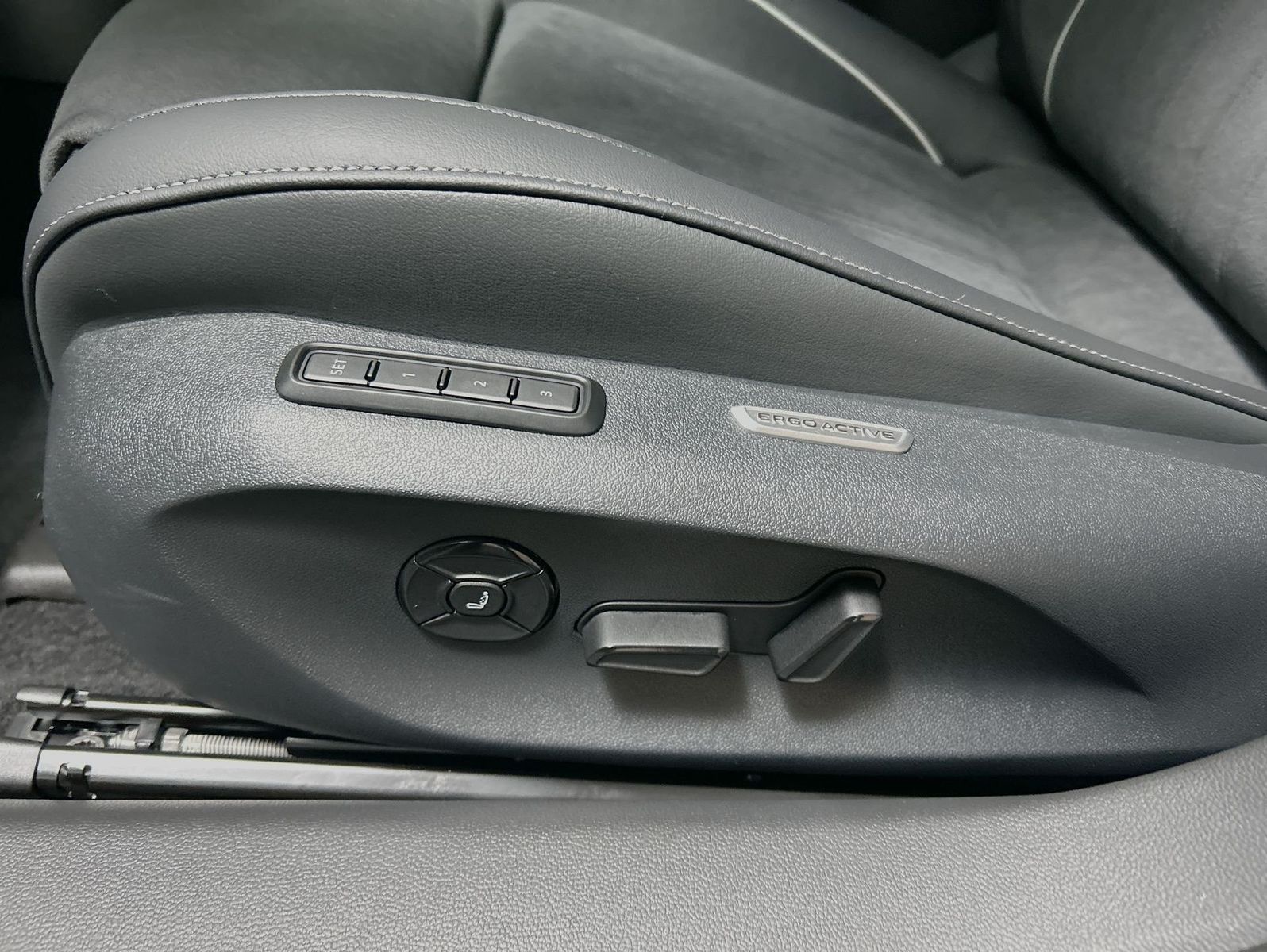 Volkswagen Passat - Bild 12