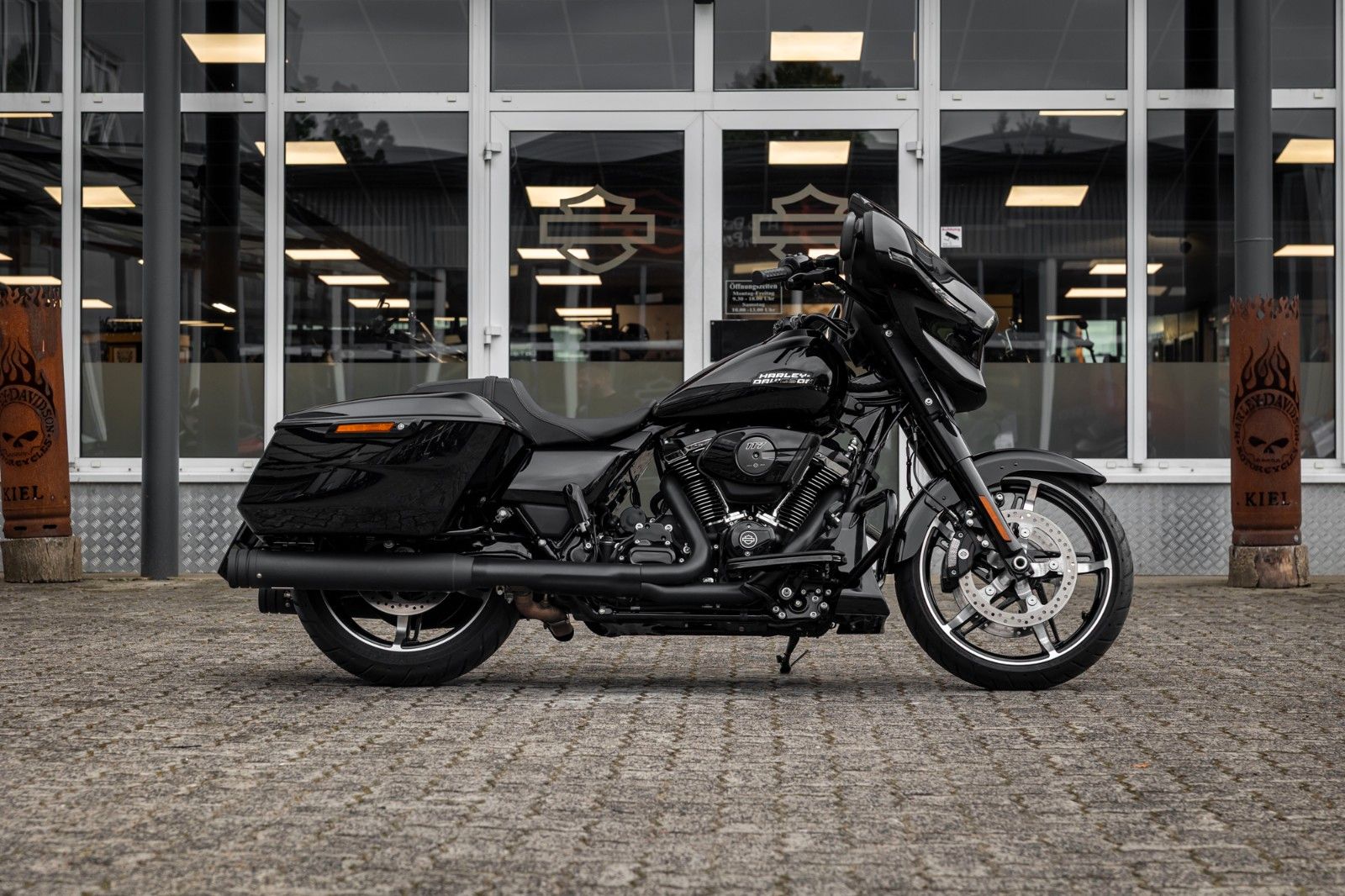 Fahrzeugabbildung Harley-Davidson Street Glide  FLHX MY24 117cui- Kesstech