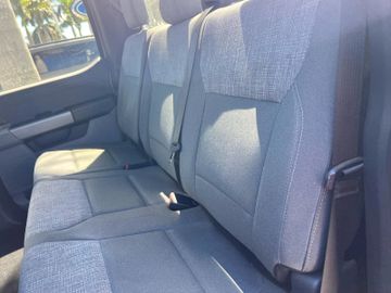 Ford F 150 Lightning SXT AWD Elektro 2023 hellgrau