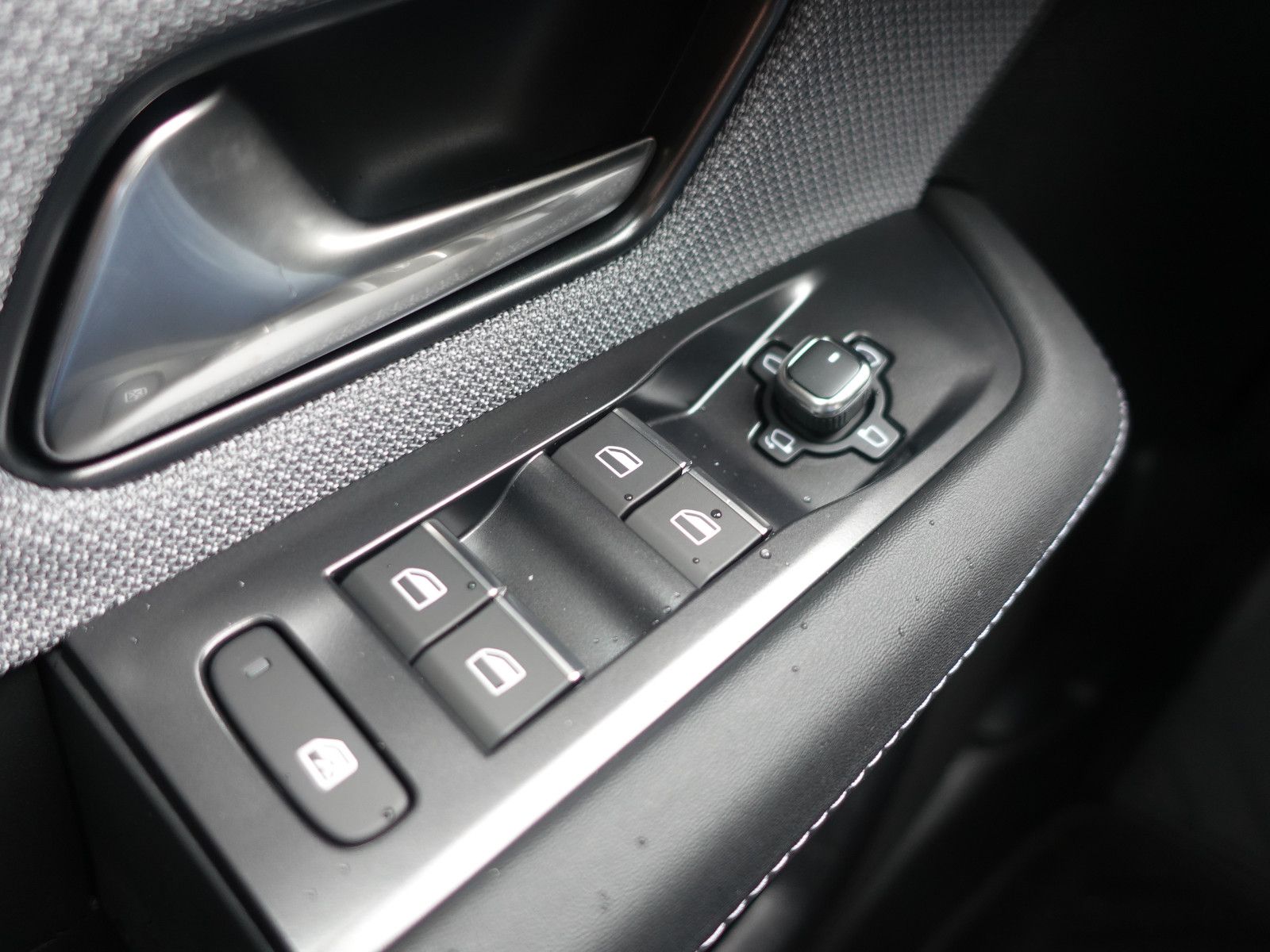 Fahrzeugabbildung Opel Grandland GS, Head Up, LED, PP, Navi, RFK