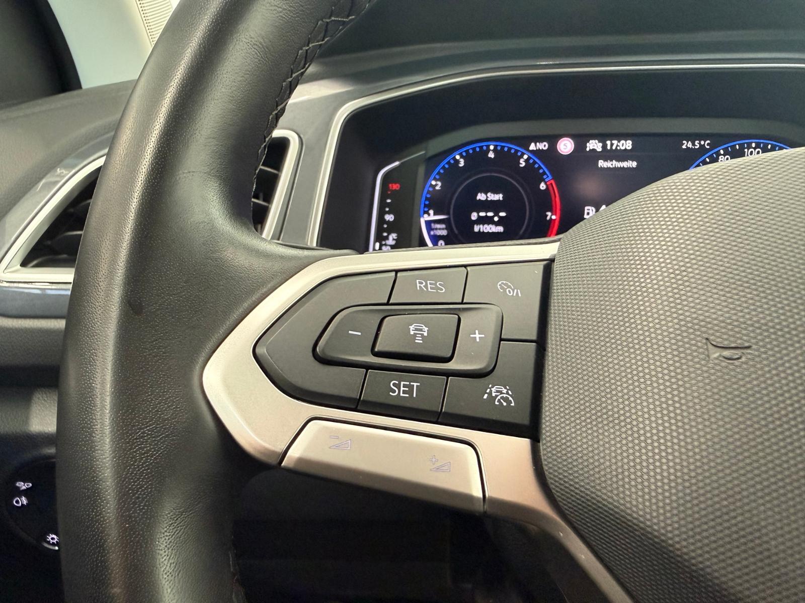 Volkswagen T-Roc Style 1.5 TSI IQ.LIGHT NAVI ACC, миниатюра 16