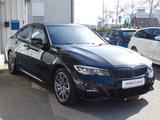 BMW 320e Aut M Sportpaket 18" Navi Alcant. LED Hifi - mit Hybrid-Antrieb: Alcantara, Sportpaket