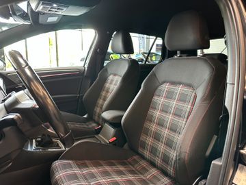 Volkswagen Golf GTI *SPORT-FAHRWERK*NAVI*ACC*PERFORMANCE*