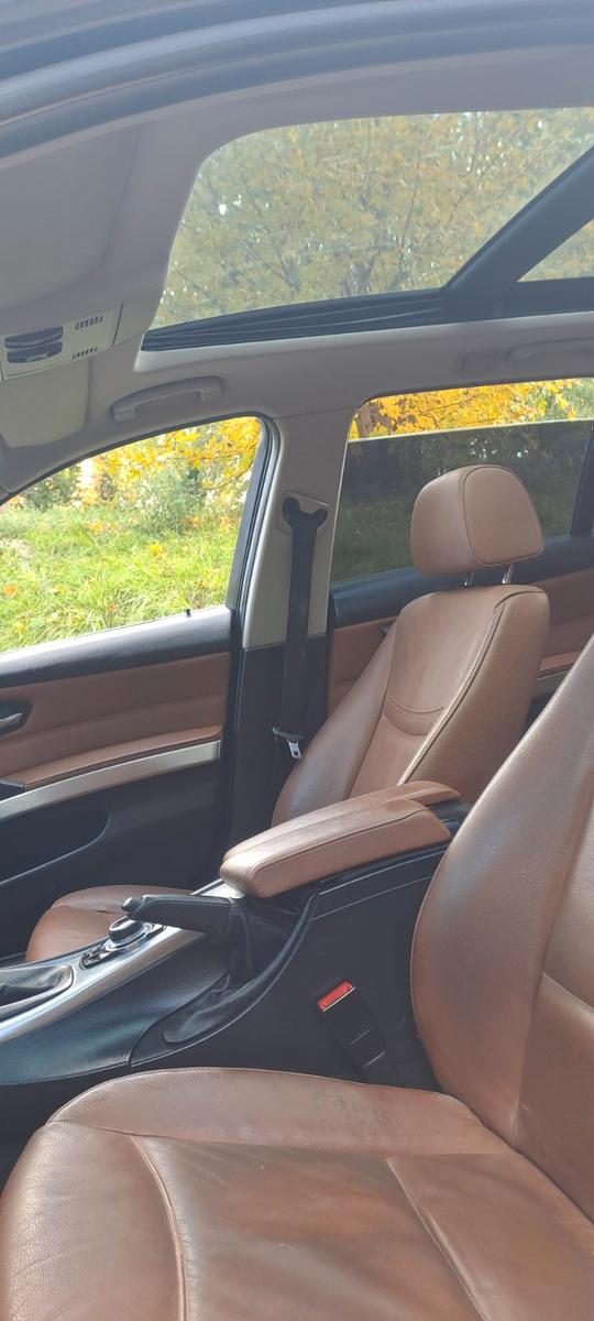 BMW 320 2010 — photo 9