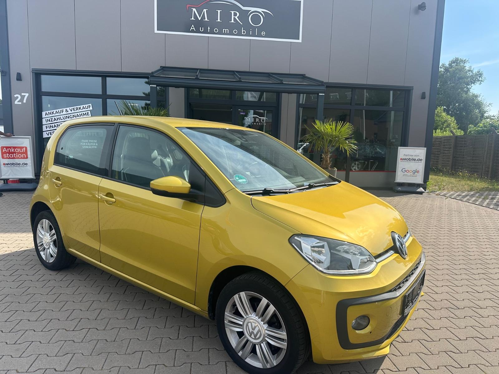 Volkswagen up!  55kW special savanna gold