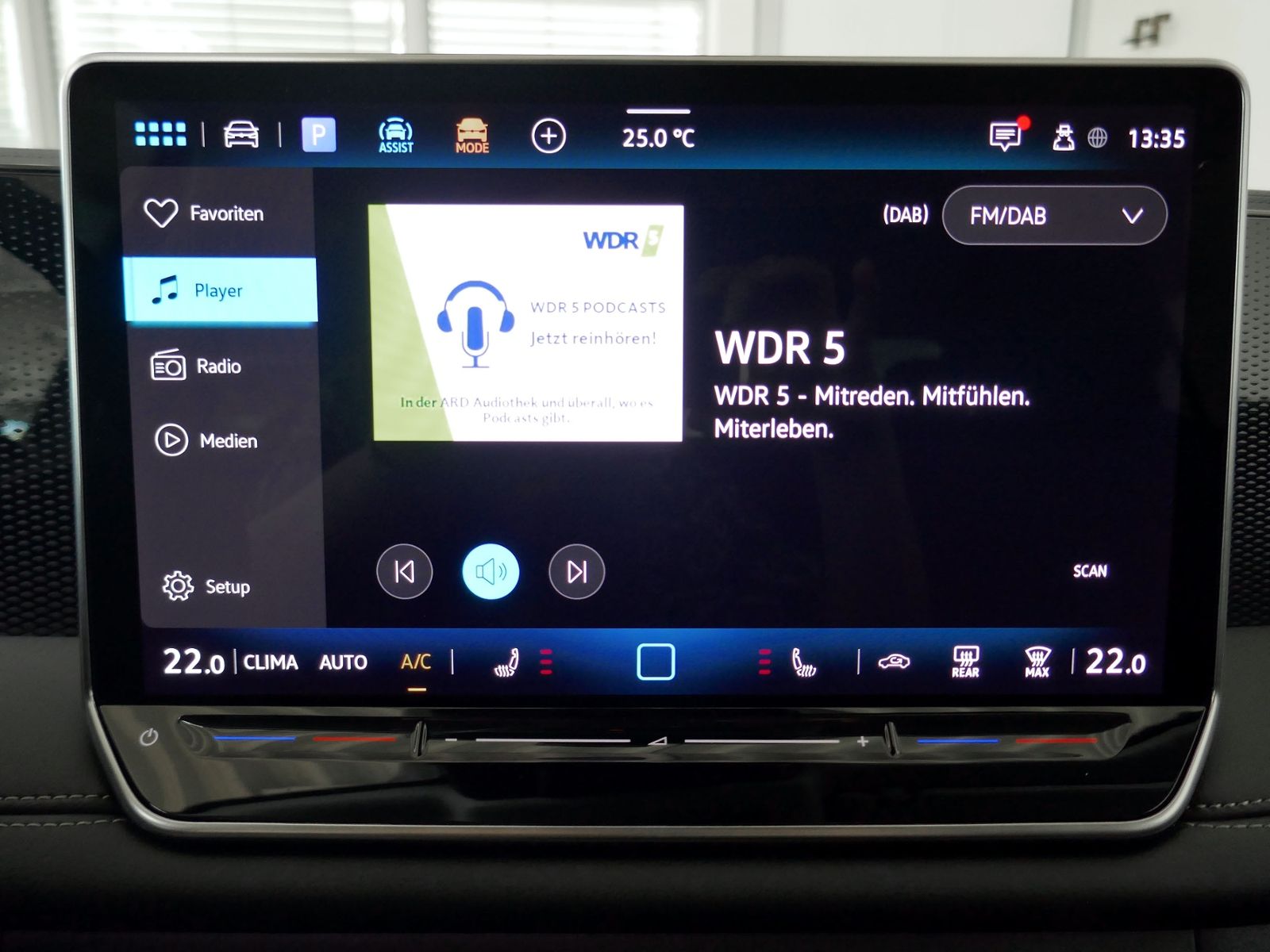 Fahrzeugabbildung Volkswagen Tiguan Life 2.0 TDI DSG | LED AHK RFK ACC