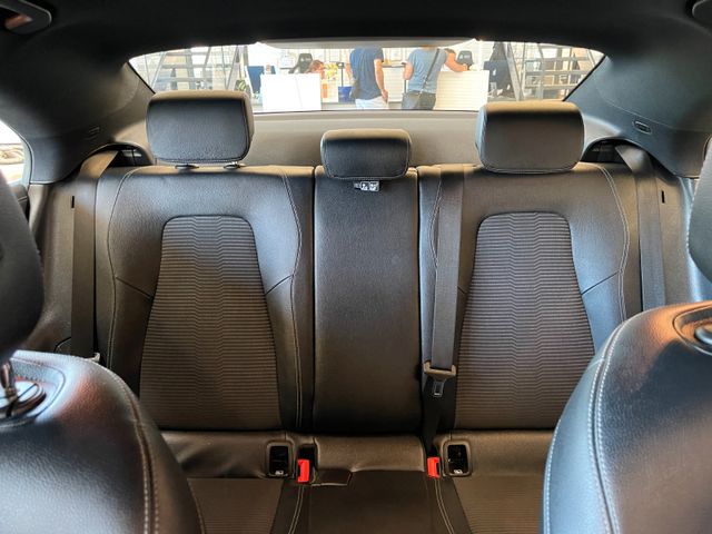 Mercedes-Benz CLA 180 *NAVI*LANE-ASSIST*KAMERA*NAVI*PDC*SZHZ*