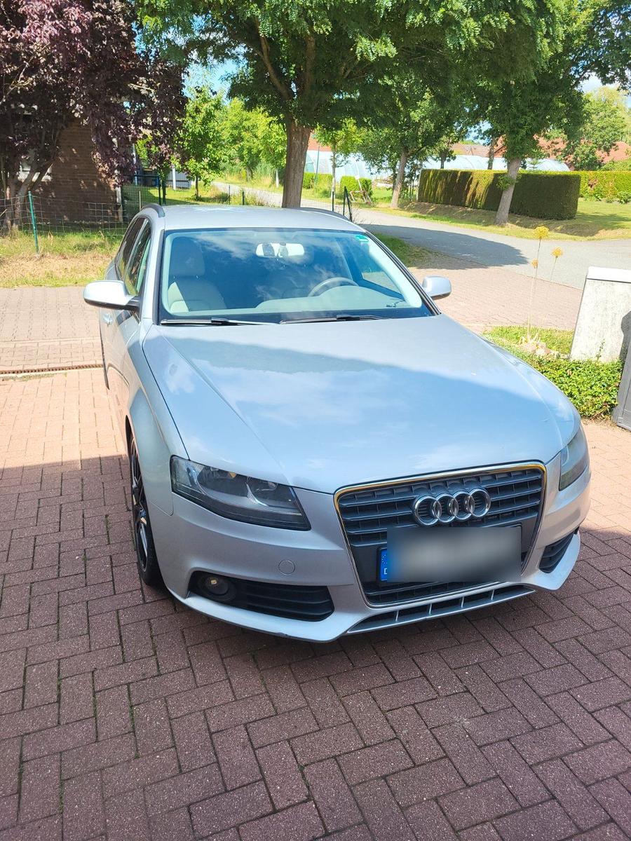 Audi A4 2010 — rear view