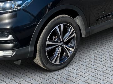 Nissan Qashqai 1,3 Zama AHK Glasdach