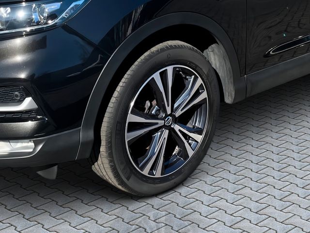 Nissan Qashqai 1,3 Zama AHK Glasdach