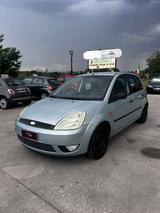 Ford Fiesta 1.4 TDCi 5p. Ghia - Ford Fiesta aus 2005 mit Diesel-Antrieb