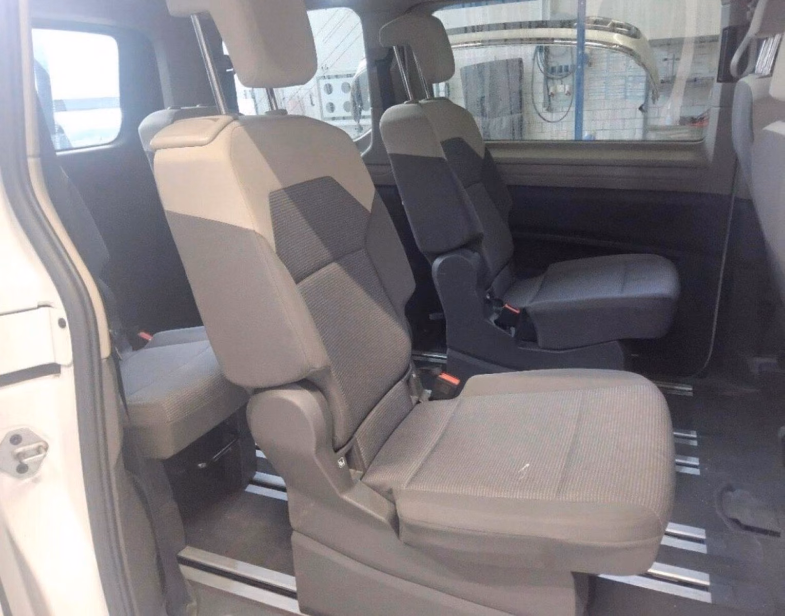 Volkswagen T7 Multivan 2.0 TSI - MATRIX / HEAD-UP / AHK