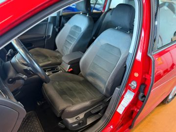 Volkswagen Golf - 8