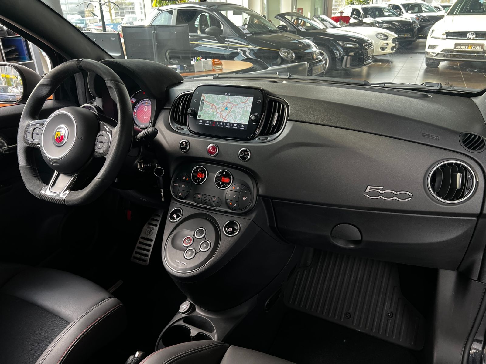 Fahrzeugabbildung Abarth 695 Competizione BEATS XEN NAV PDC ALU