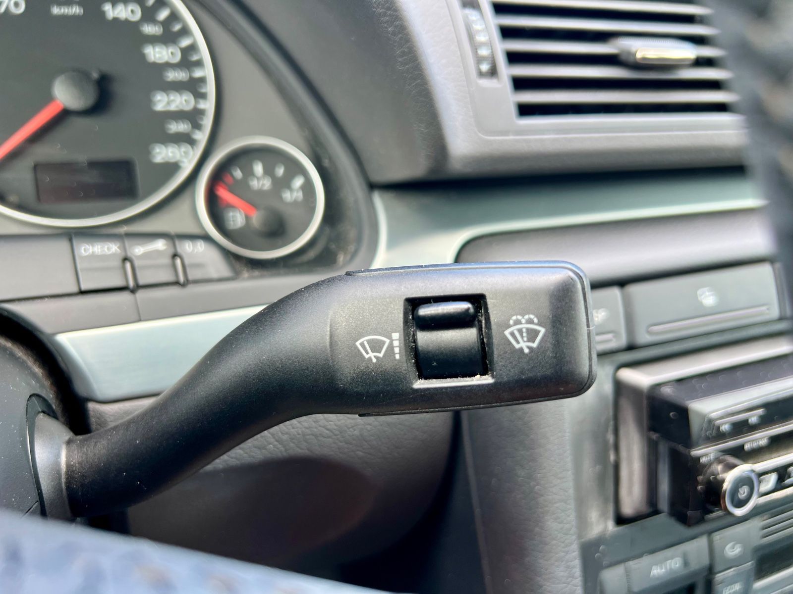 AUDI A4 1.6 AAC SHZ RADIO NAVI USB