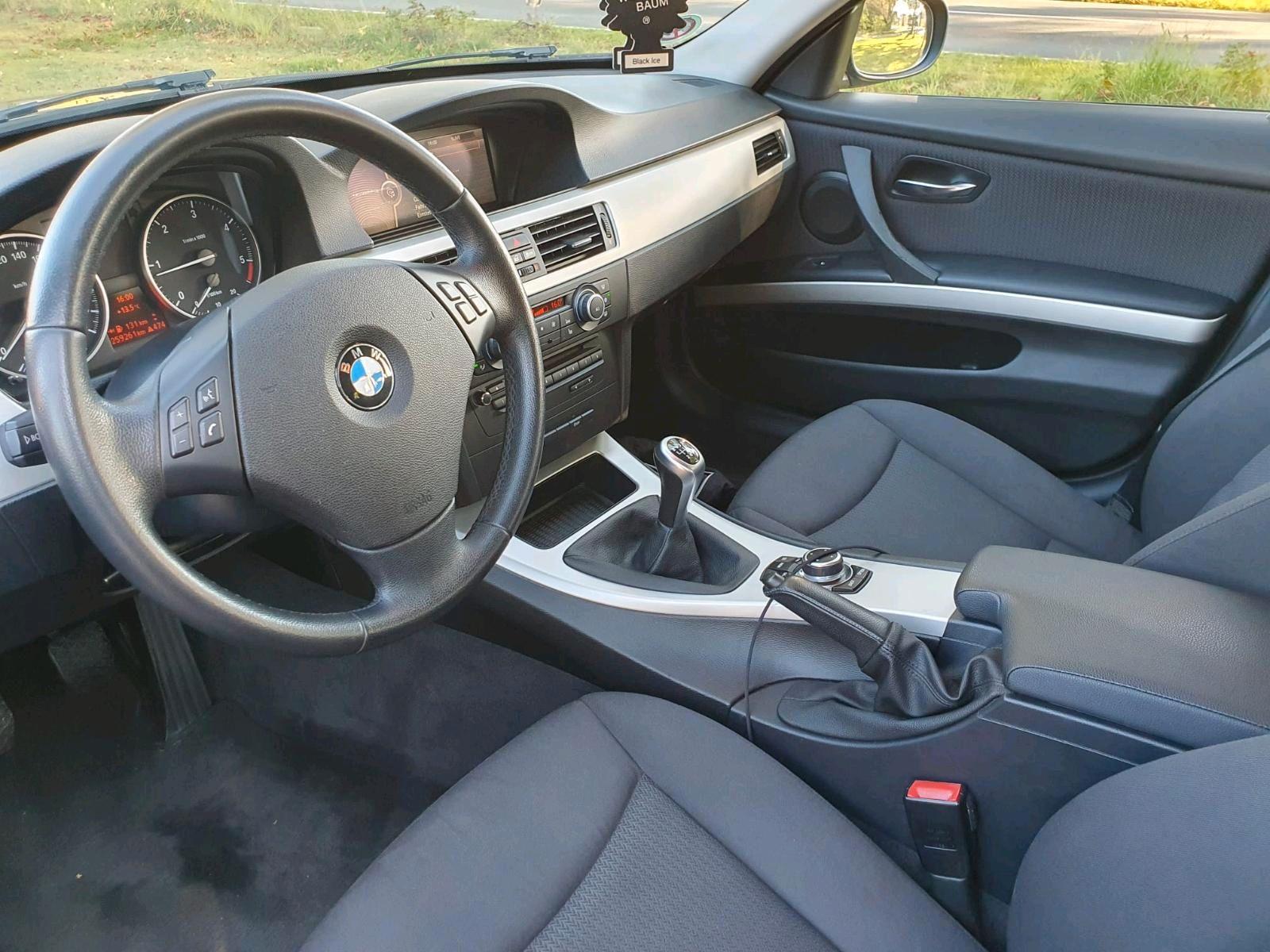 BMW 320 2011 — engine 184 HP (135kW)
