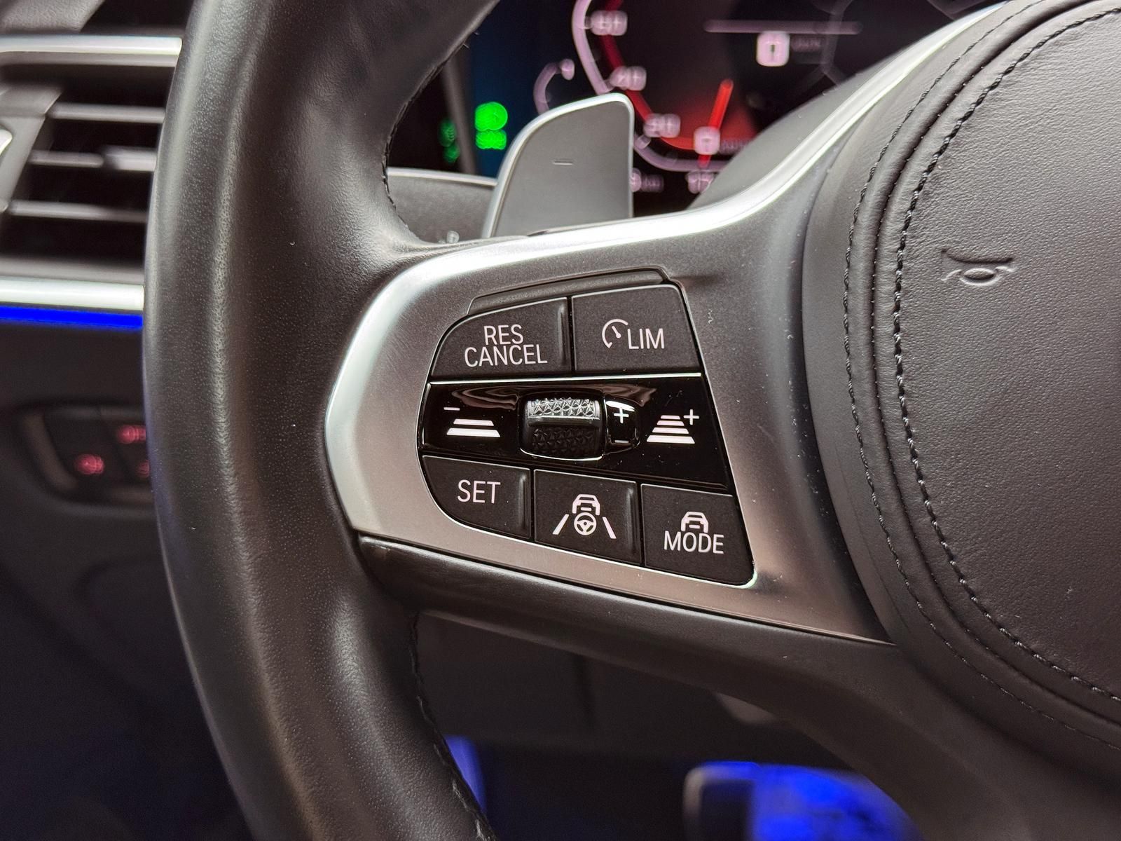 Fahrzeugabbildung BMW XDR*INDIVIDUAL*LASER*STANDHZ*H&K*HUD*KLAPPE*DE