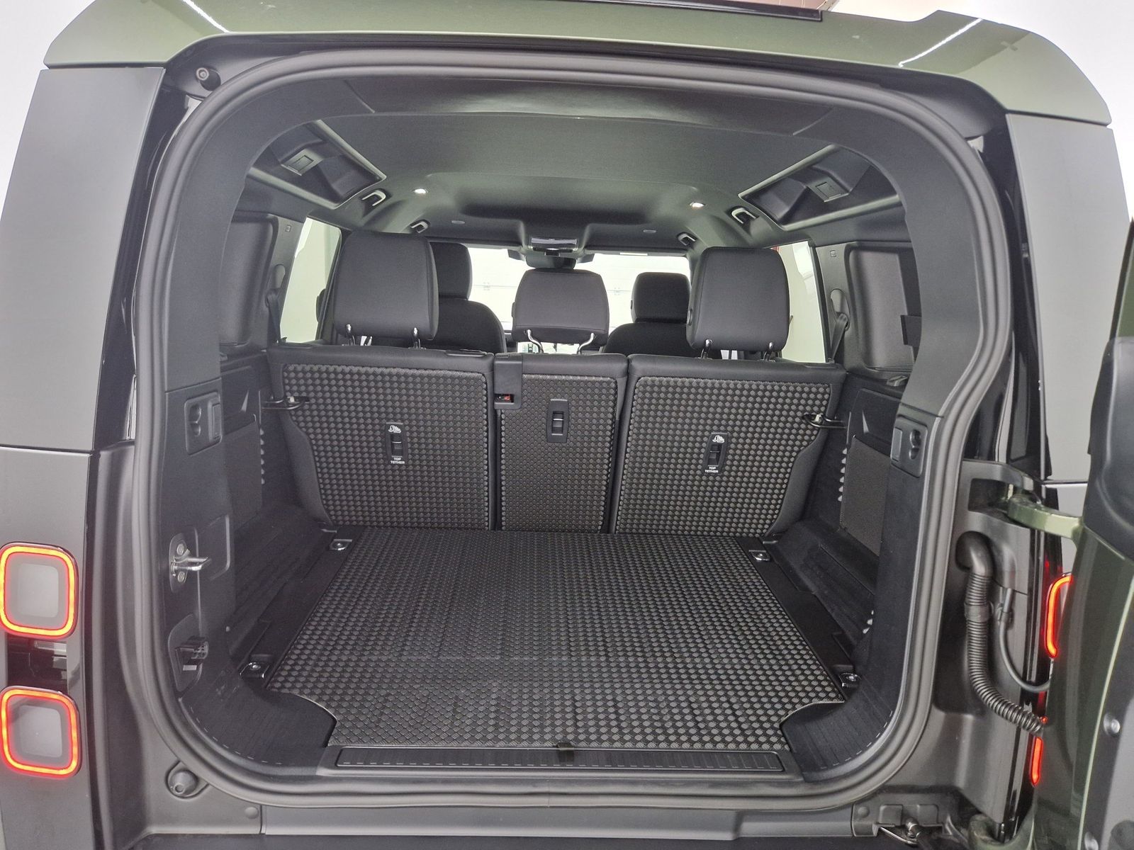 LAND ROVER Defender  110 3.0 Diesel D200 S – Bild 11