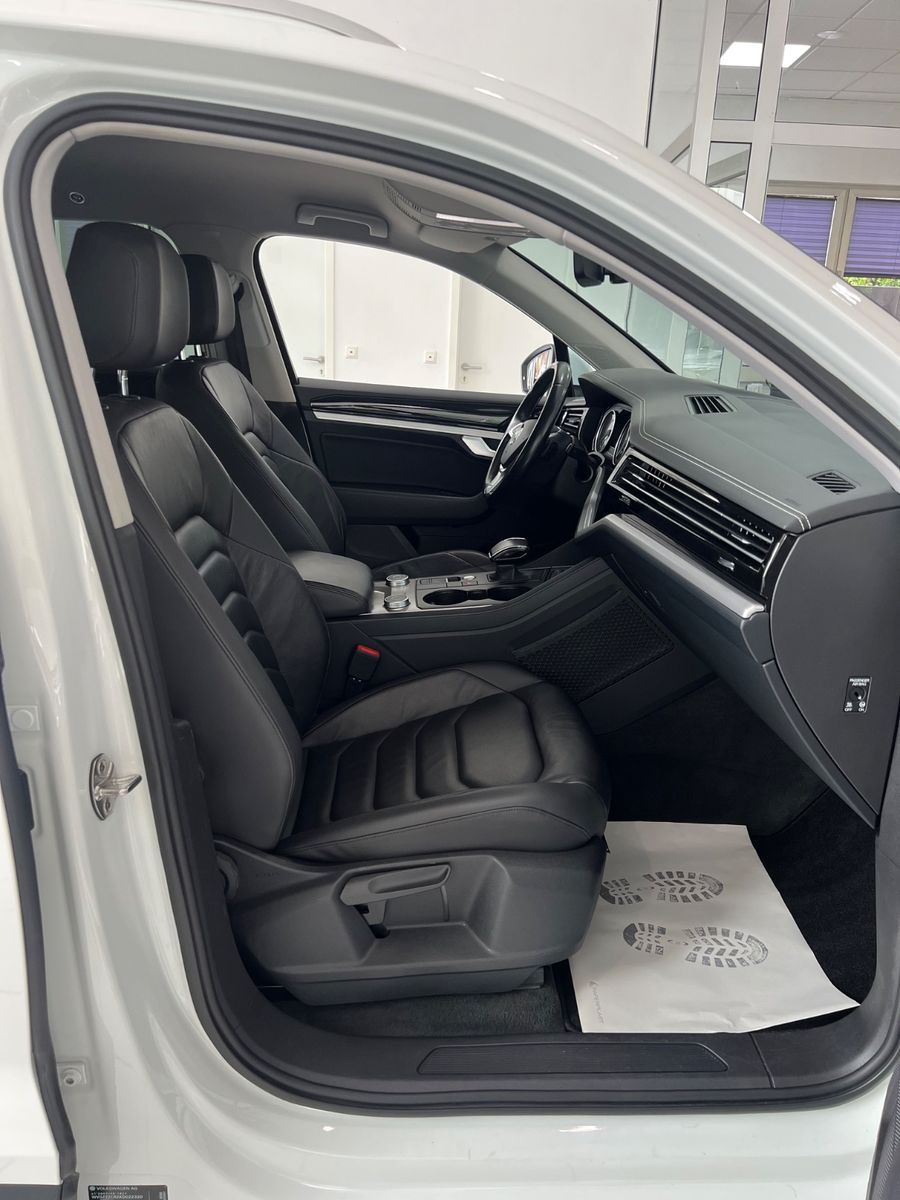 Fahrzeugabbildung Volkswagen Touareg 3.0 TDI 4Motion *VOLL-LEDER*LED*4x SITZH