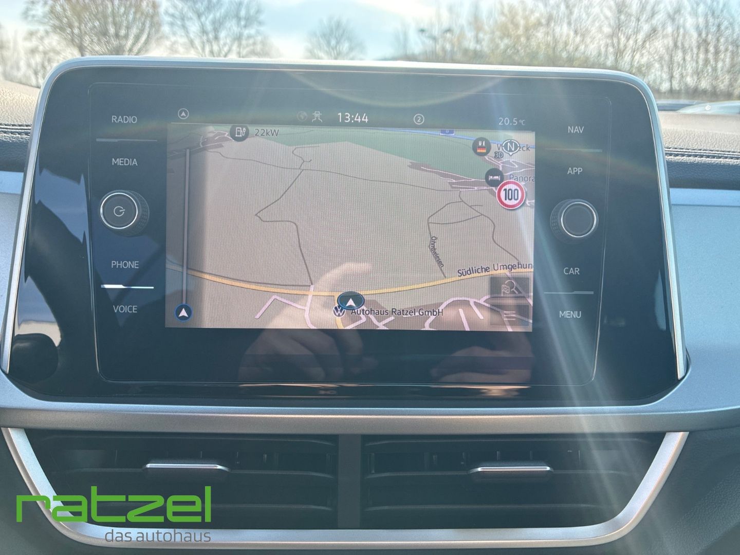 Fahrzeugabbildung Volkswagen T-Roc Cabriolet STYLE 1.5 TSI StandHZG Navi Digi