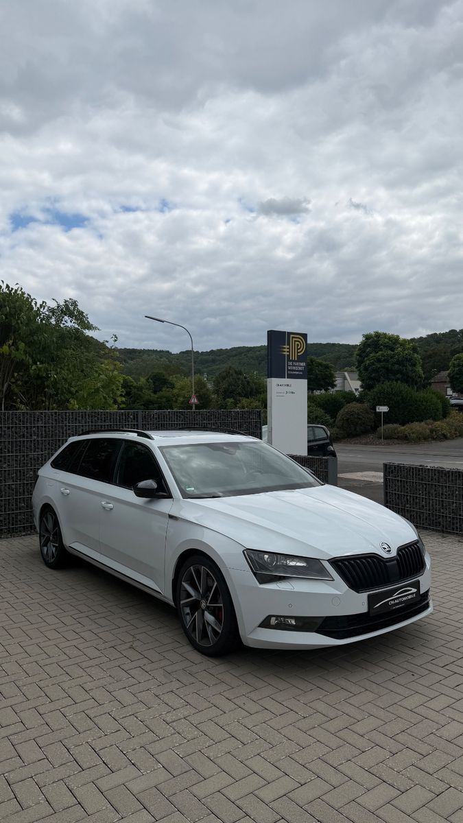 Skoda Superb Combi SportLine 4x4 DSG AHK Pano foto 2
