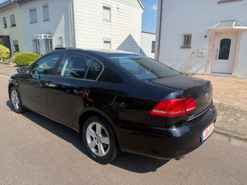 Volkswagen Passat - 2