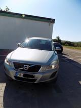 Volvo XC60 D5 AWD 2.4 diesel Top Zustand  - Volvo XC60 in Freiburg