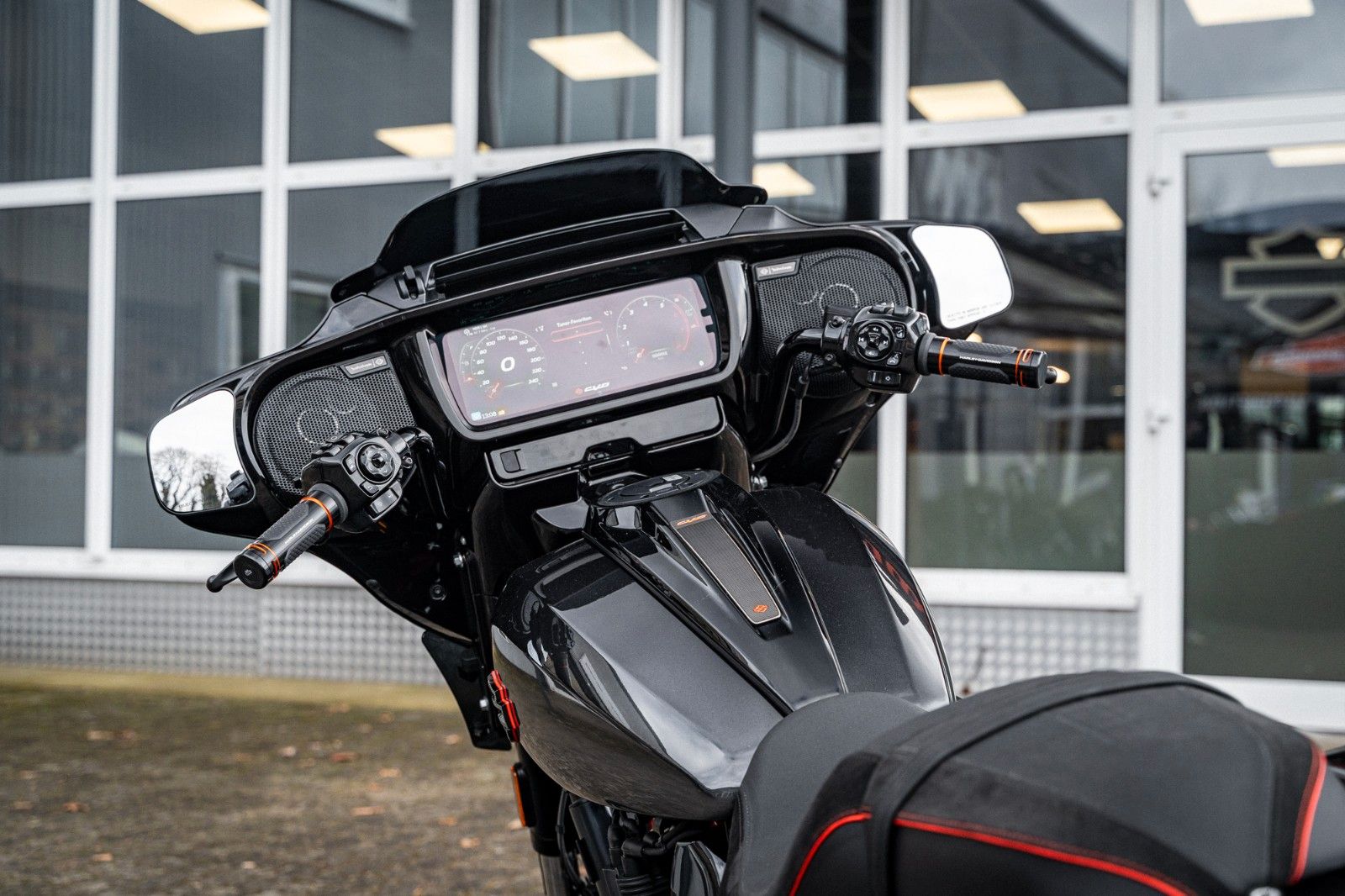 Fahrzeugabbildung Harley-Davidson CVO Street Glide  FLHXSE 121 CUI MY25 kurz. Ver.