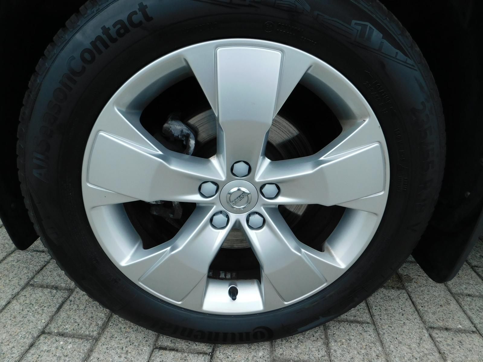 Fahrzeugabbildung Volvo XC40 D3 Momentum Pro