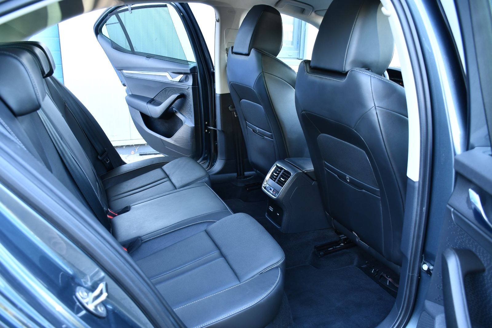 Skoda Octavia 2.0 TDI First Edition Canton HeadUp ACC foto 16