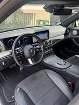 Mercedes-Benz E 300 de 4MATIC Autom. - - Mercedes-Benz E 300: Schwarz, Plug-In Hybrid, Limousine