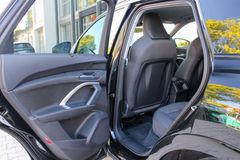 AUDI Q5 2.0 TDI / S-LINE / 21"/ BUSINESS/ AHK