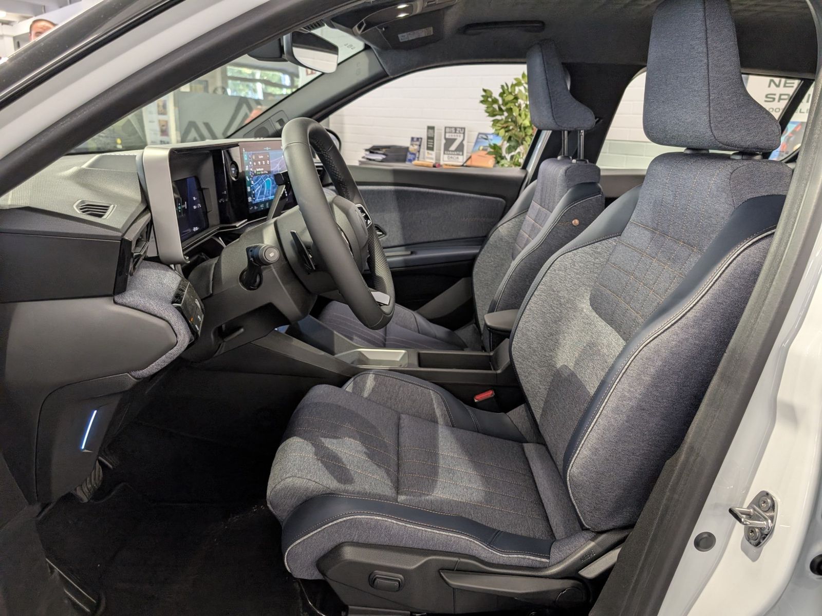 RENAULT R 4 E-Tech Elektrisch Techno 150 Comfort Range – Bild 3