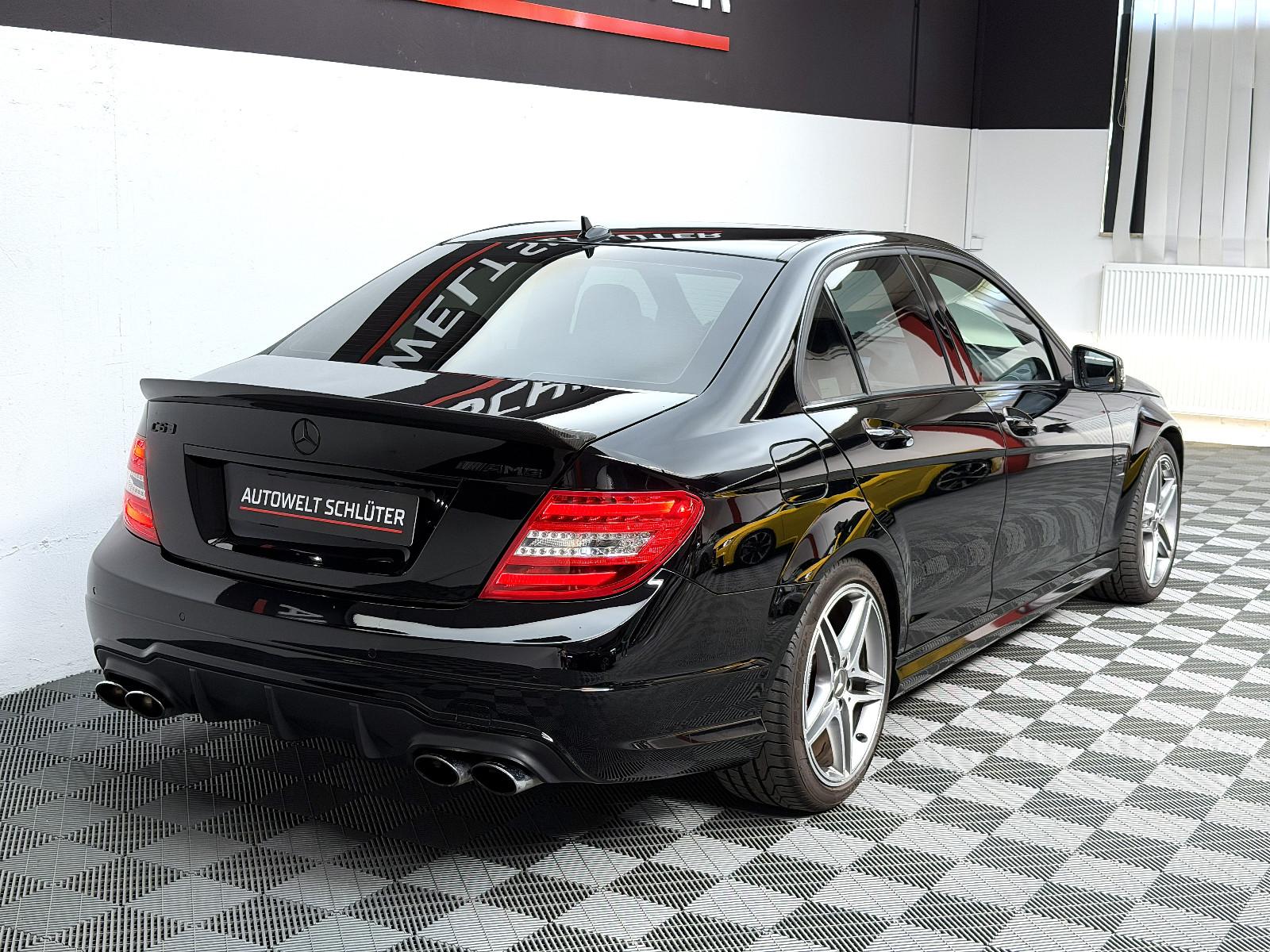 Mercedes-Benz C 63 AMG Performance restylée | 487 ch | BVA | Performance Package | Harman Kardon | Caméra | Toit ouvrant | Inserts carbone