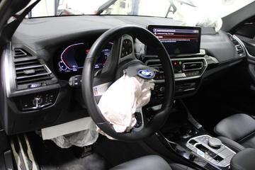 صورة 10 لـ 2025 BMW IX3