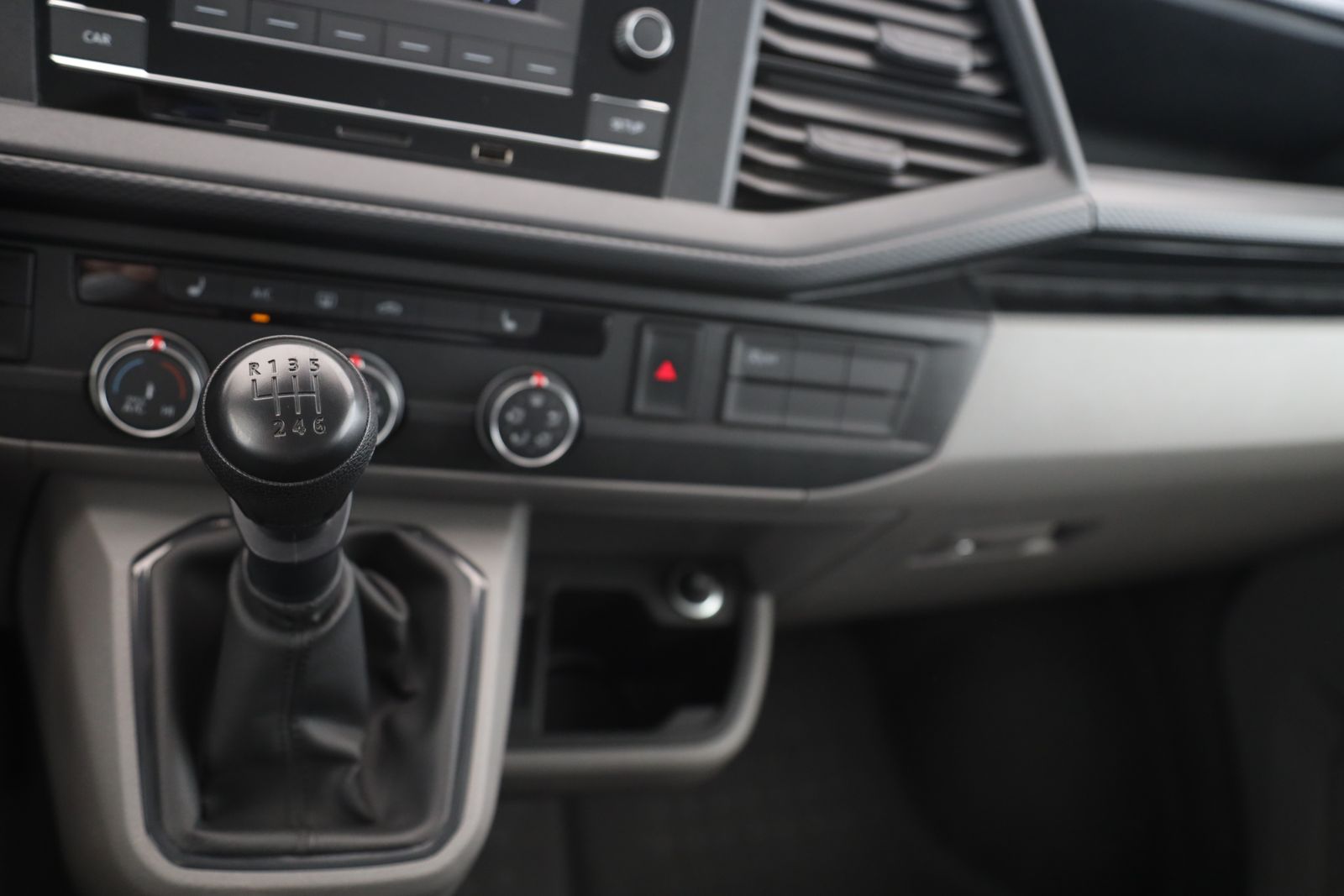 Volkswagen T6 Kombi - Bild 16