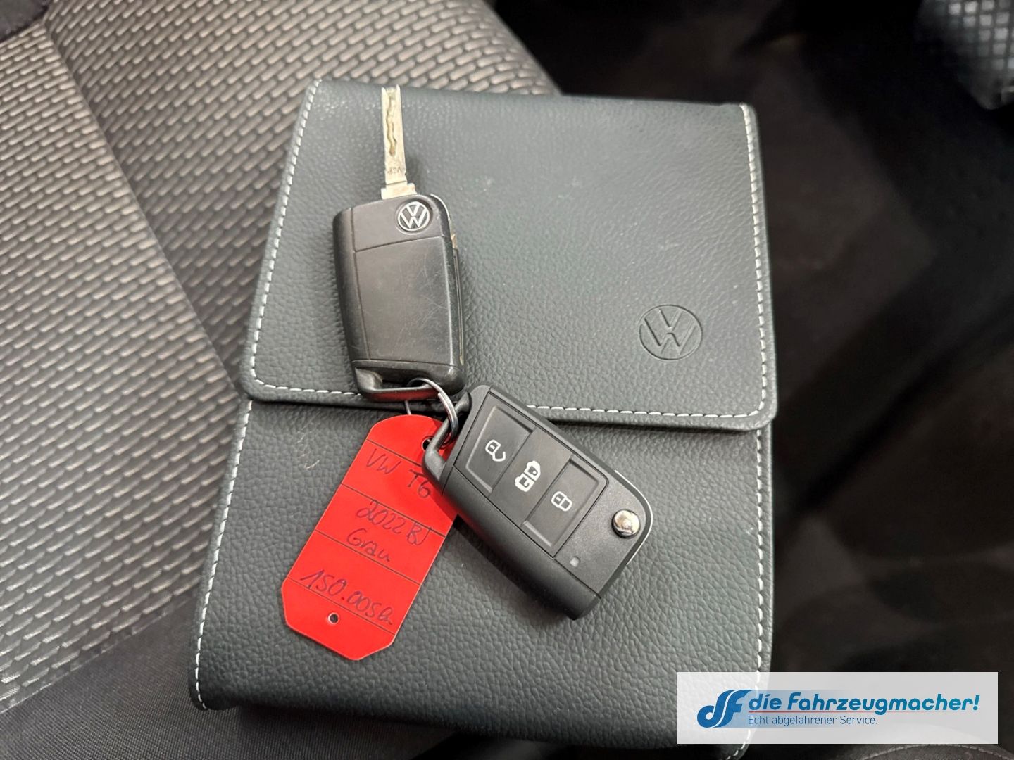 Fahrzeugabbildung Volkswagen Transporter T6.1 Kasten 4MOTION AHK DAB Induktio