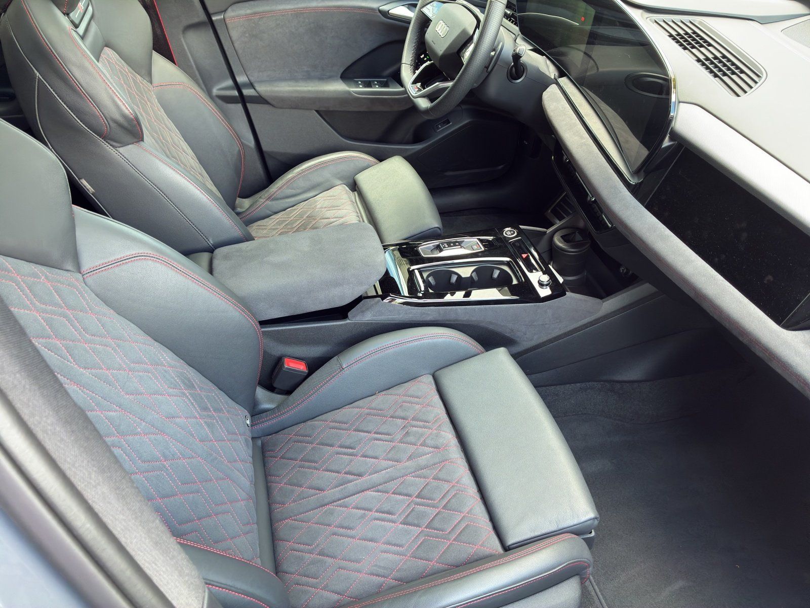 Fahrzeugabbildung Audi Q6 e-tron performance TechPro 360,AHK,HUD,Kamera
