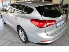 Fahrzeugabbildung Ford Focus Cool & Connect,8-Gang Automatic,Top