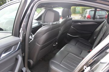 Fahrzeugabbildung BMW 520 d Lim. M Sport HeadUp+Komfortsitze+GSD