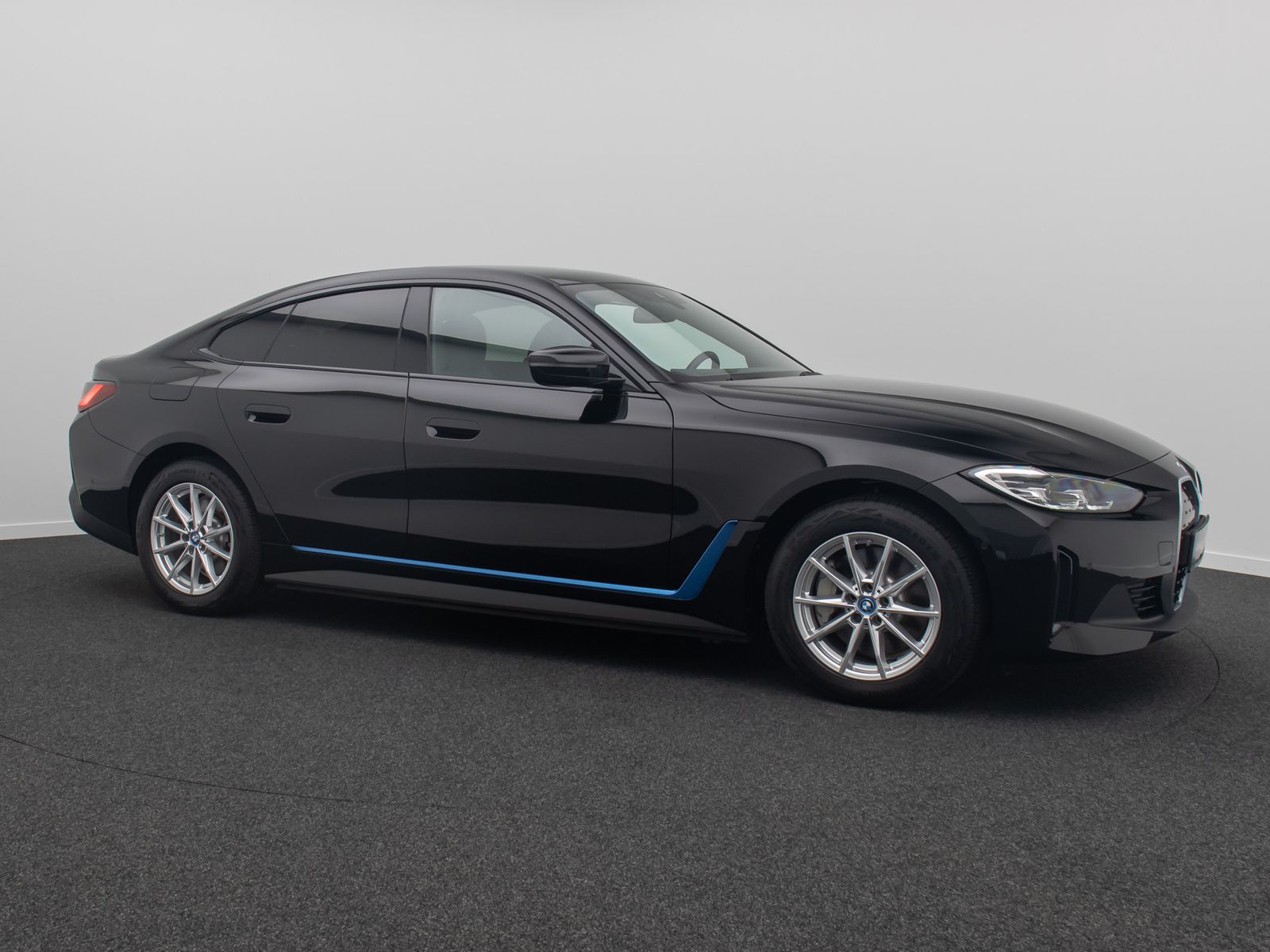 Fahrzeugabbildung BMW i4 eD40 GC Kamera HiFi GeschwindigReg Widscreen