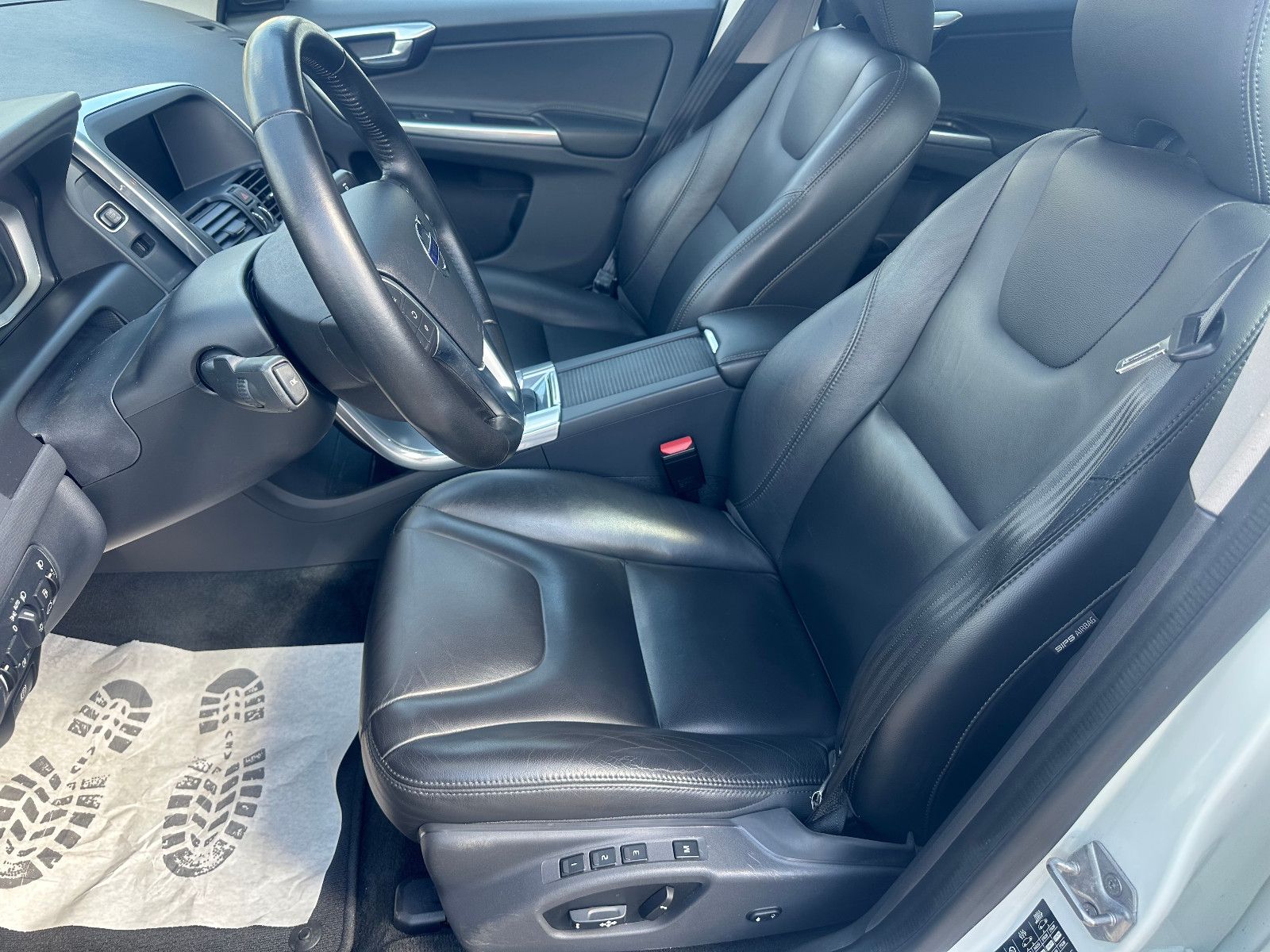 Fahrzeugabbildung Volvo XC60 SUMMUM D4*MODELL 2017+PANORAMA*