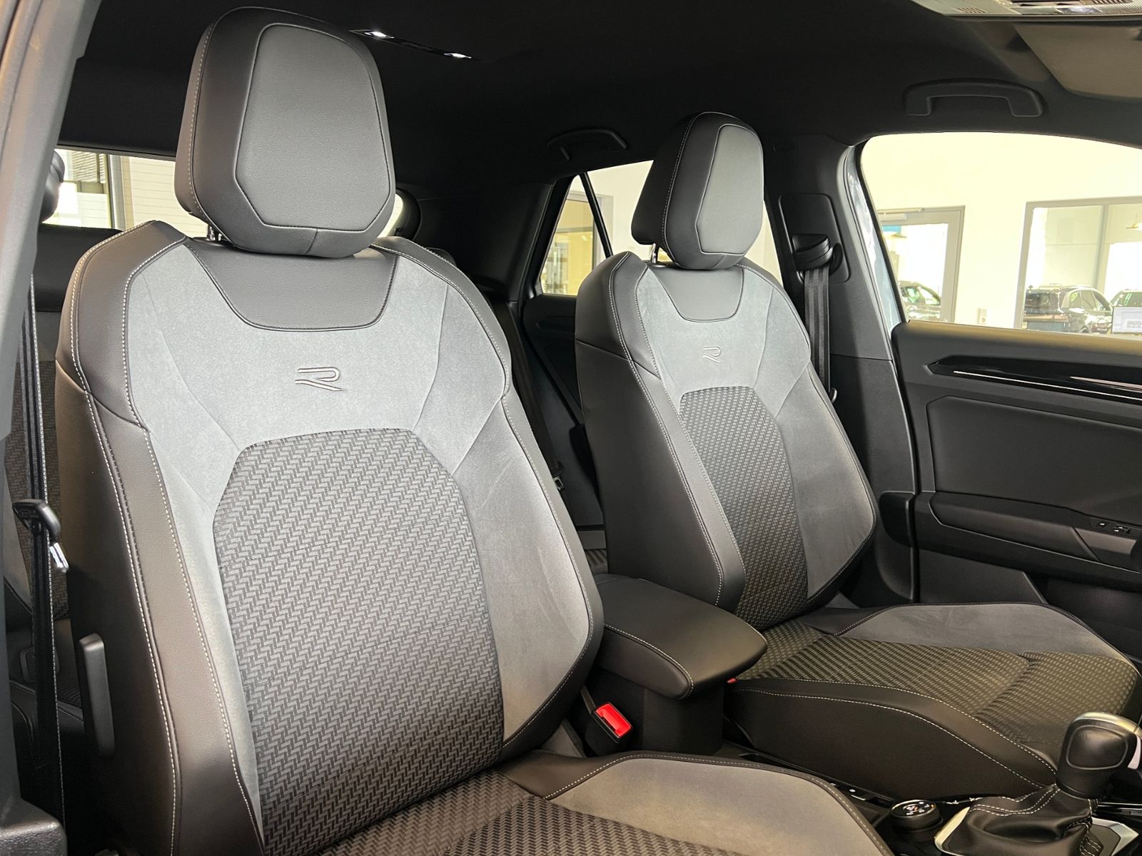 Fahrzeugabbildung Volkswagen T-Roc R 2.0 TSI DSG 4Motion *Garantie, LED, Kame