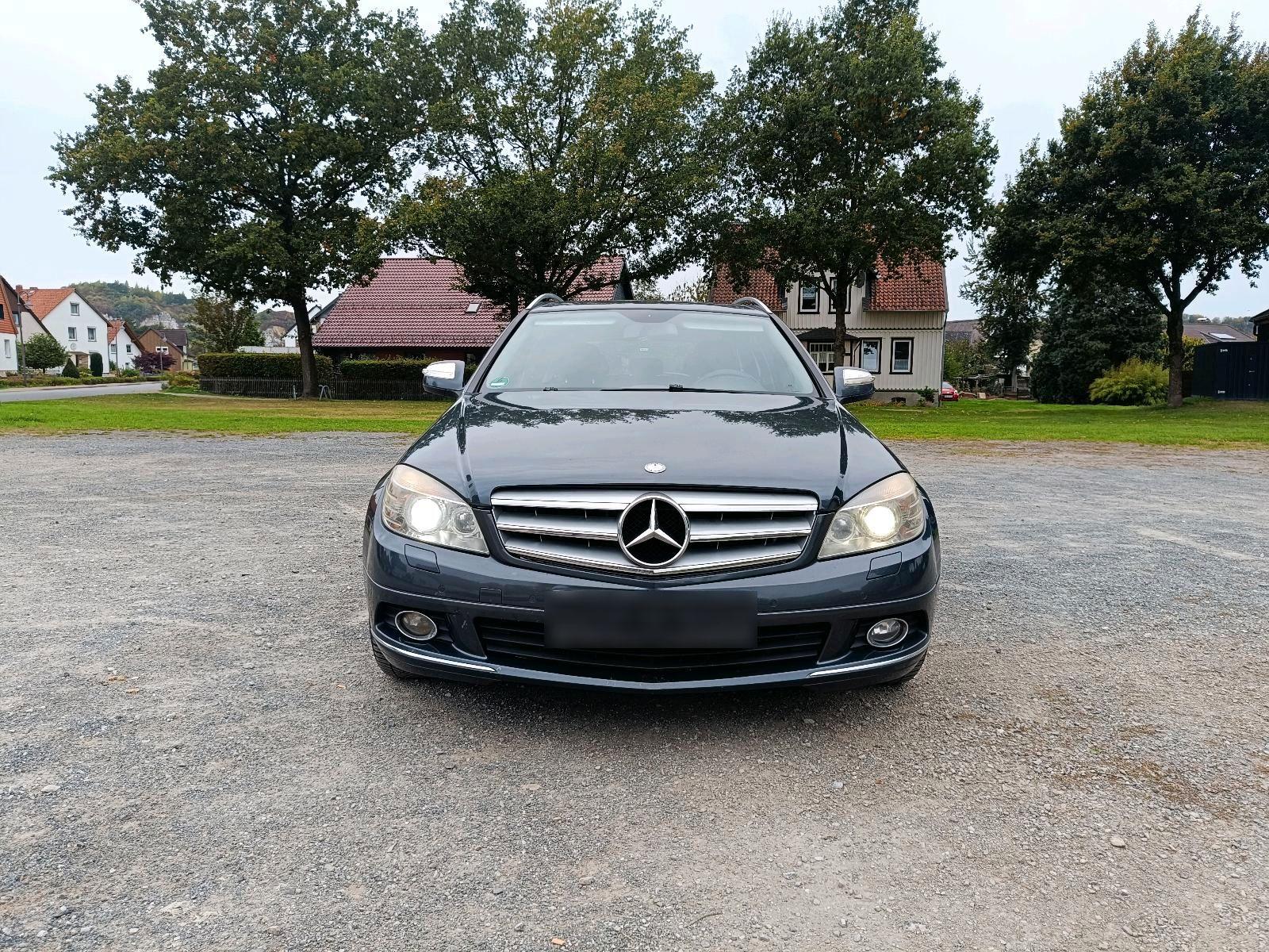 Mercedes-Benz C220 2005 — rear view