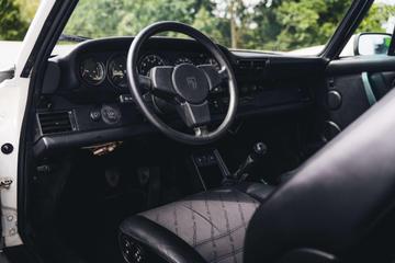 1986 Porsche 911 URMODELL — миниатюра 11
