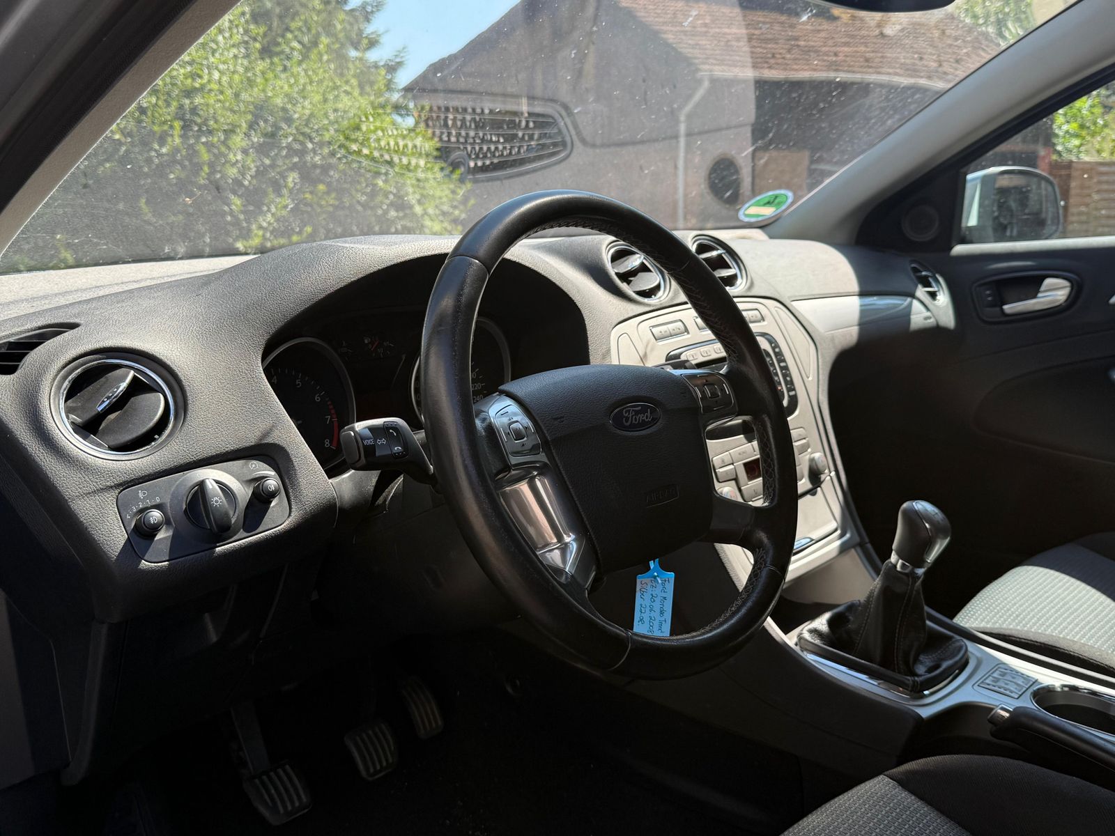 Fahrzeugabbildung Ford Mondeo 1.6 Ti-VCT Trend SHZ+PDC+MFL+SONY+KLIMA+